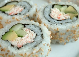 rouleaux de sushi japon california rolls